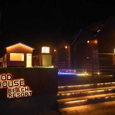 Woodhouse Beach Resort Baga Extérieur photo
