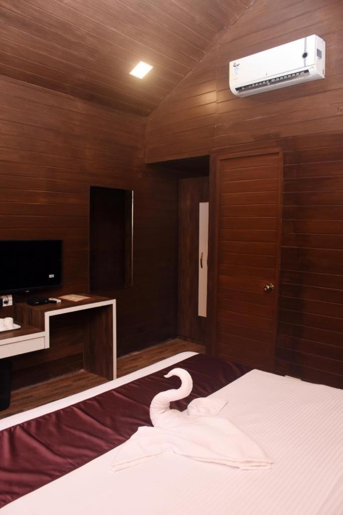 Woodhouse Beach Resort Baga Extérieur photo
